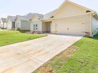 116 Garrett Ln, Bonaire, GA 31005