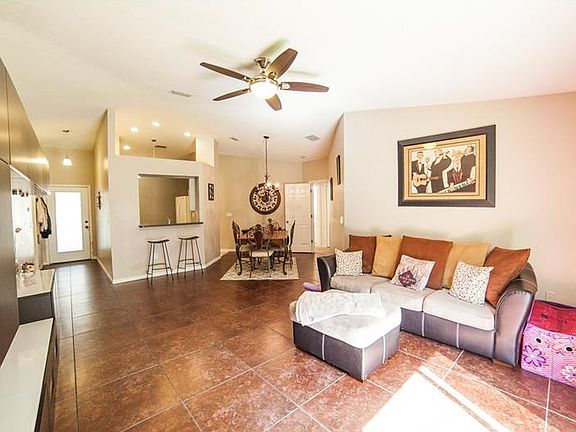 4th image of 18121 Sandy Pointe Dr