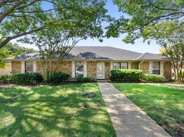 2302 Honeysuckle Dr, Richardson, TX 75082
