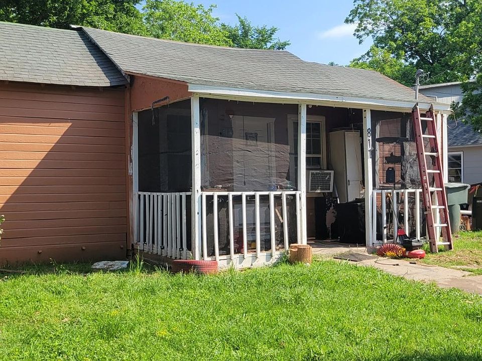 1st image of 811 E Chaffin St
