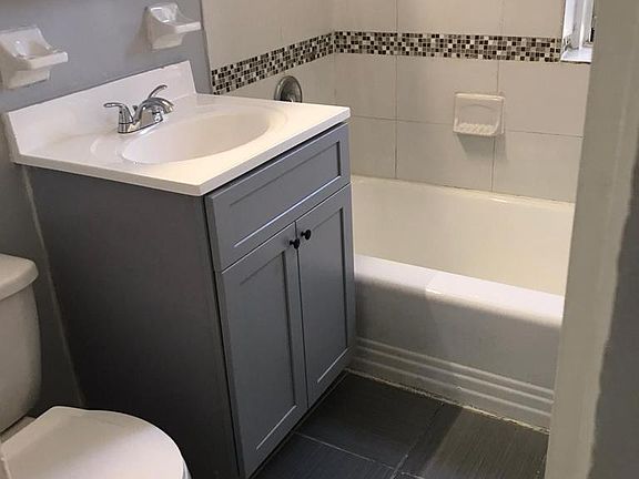 5th image of 68 Elmwood Ave APT L