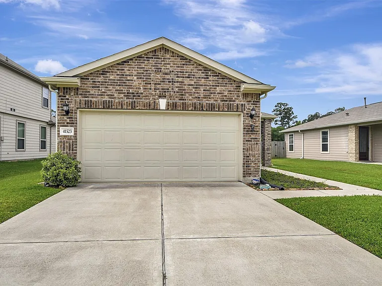 41523 Stampede Stream Dr — Photo 1