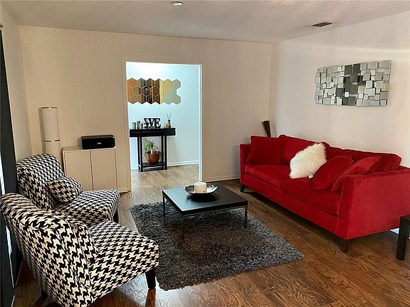 4th image of 11504 Trinity Hill Dr