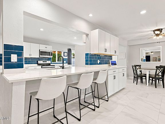 2nd image of 5921 S ALDER Drive