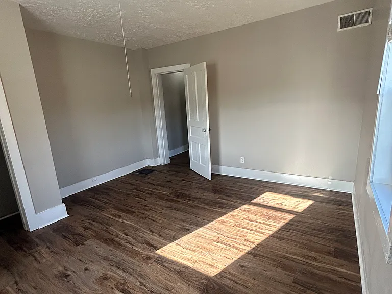209 Koehne St #209 — Photo 7