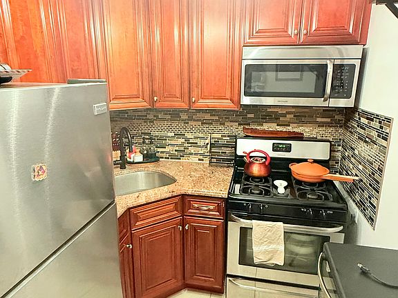 4th image of 665 Thwaites Pl APT 6V