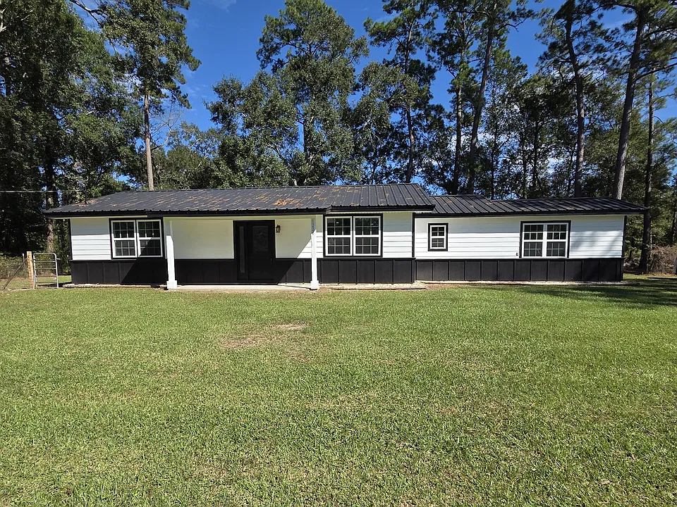 1220 Capri St