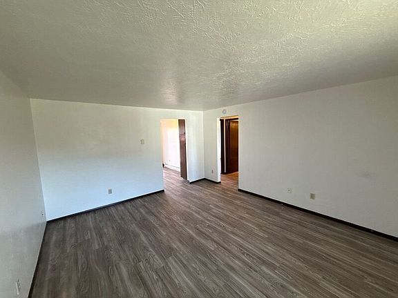 4th image of 926 SE Uglow Ave APT 6