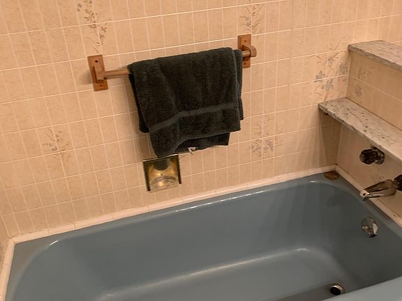 3rd image of 2552 Leslie Dr