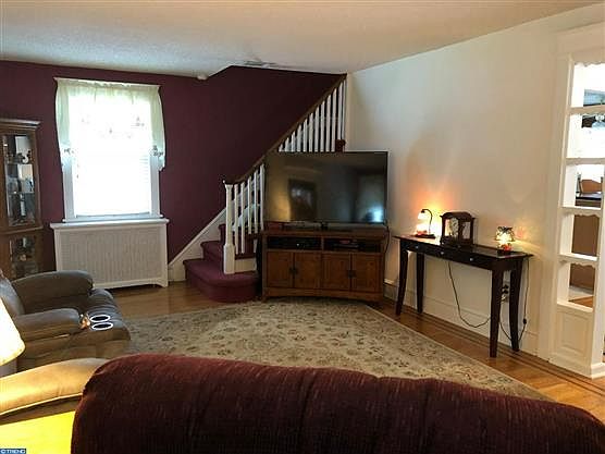 5th image of 833 Mason Ave