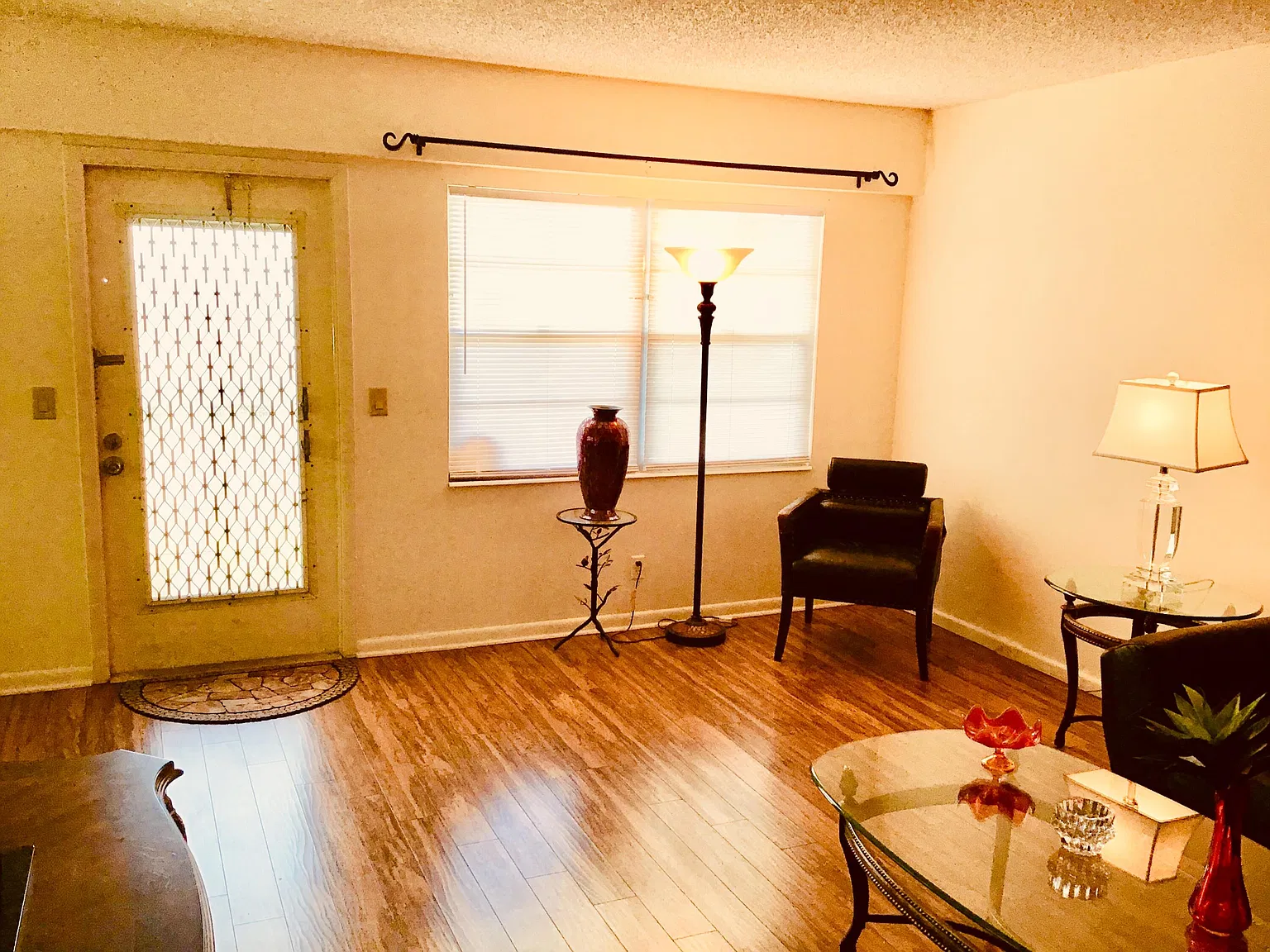 2 bed, 1.5 bath, 840 sqft, $1,600 — Photo 1