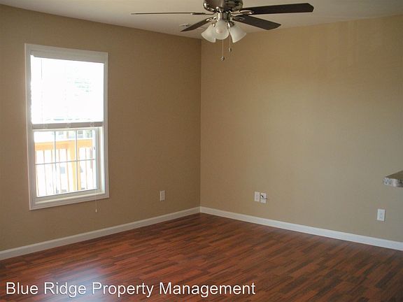 5th image of 646 Arch St APT 14