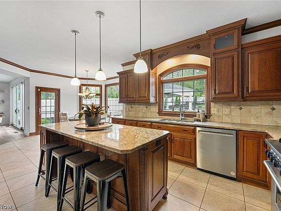 5th image of 2515 Holgate Rd