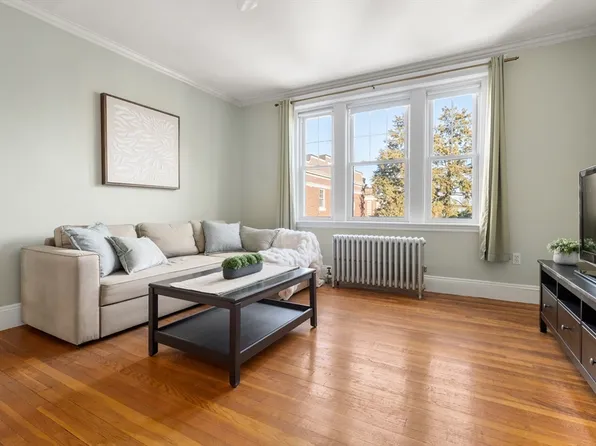 52 Babcock St APT 5, Brookline, MA 02446