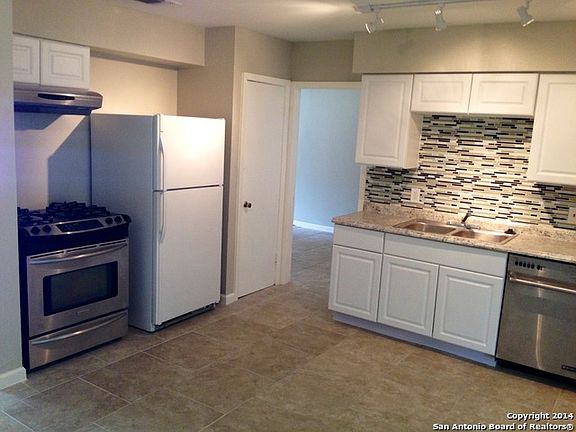 3rd image of 7411 Hobble Dr
