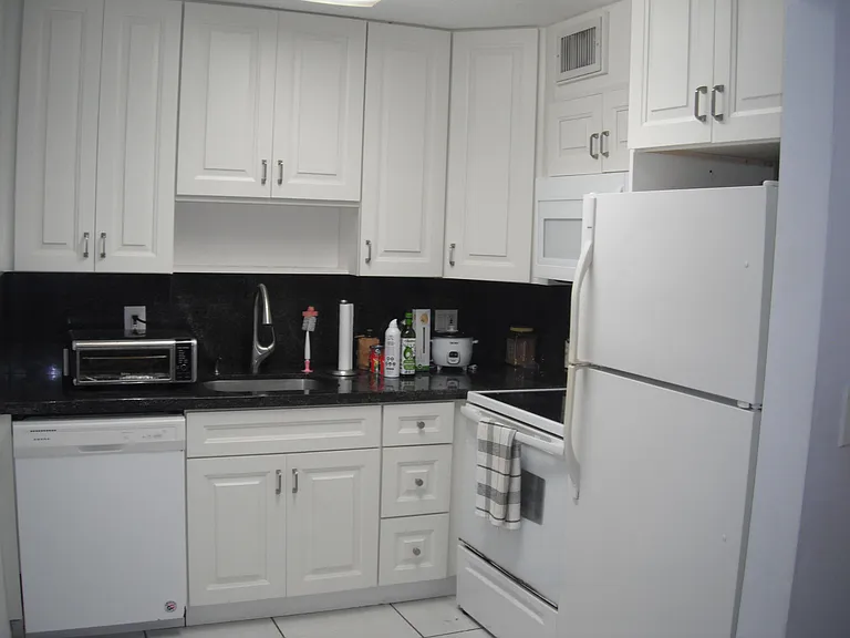 4169 SW 67th Ave #205A — Photo 21