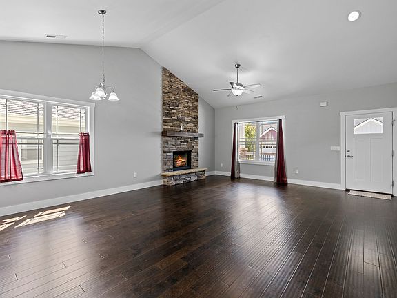 2nd image of 80 Leyland Cir