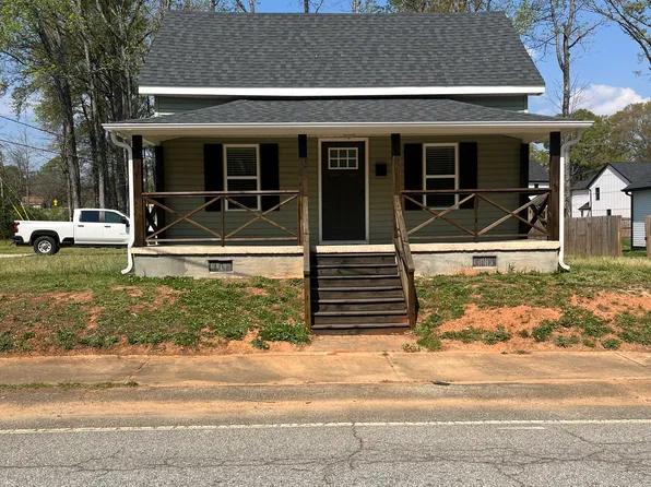 177 Eastbrook Dr, Woodruff, SC 29388