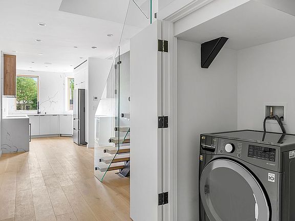 5th image of 545 Lexington Ave Unit Penthouse