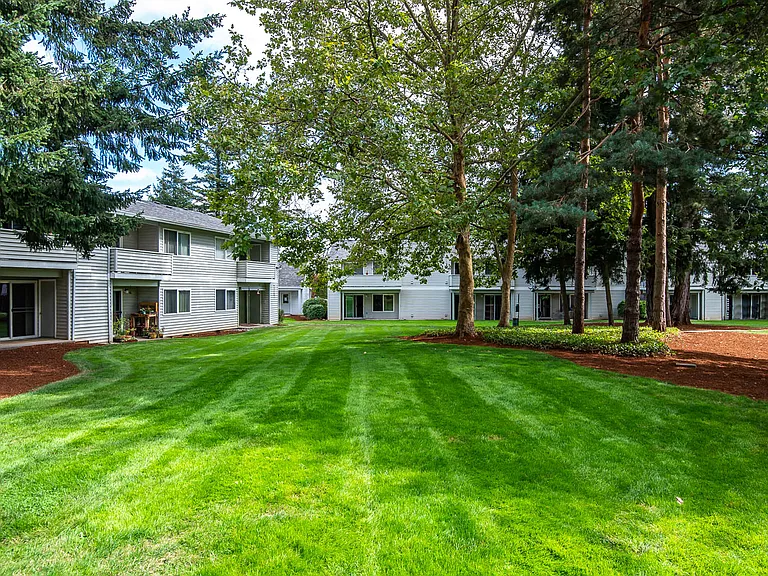 Fernwood Court | Exterior Building