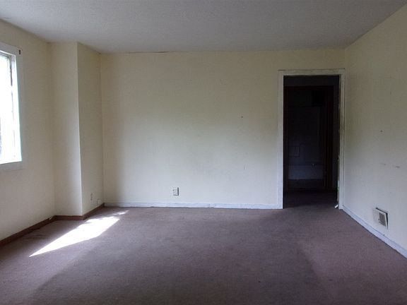 2nd image of 1335 E Bowman St