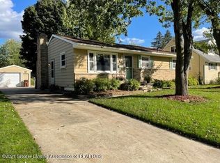 3207 Lawdor Rd, Lansing, MI 48911
