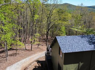 629 Waters Edge Dr, Clarkesville, GA 30523