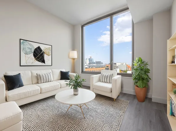 75 Dupont Street image 1 of 31