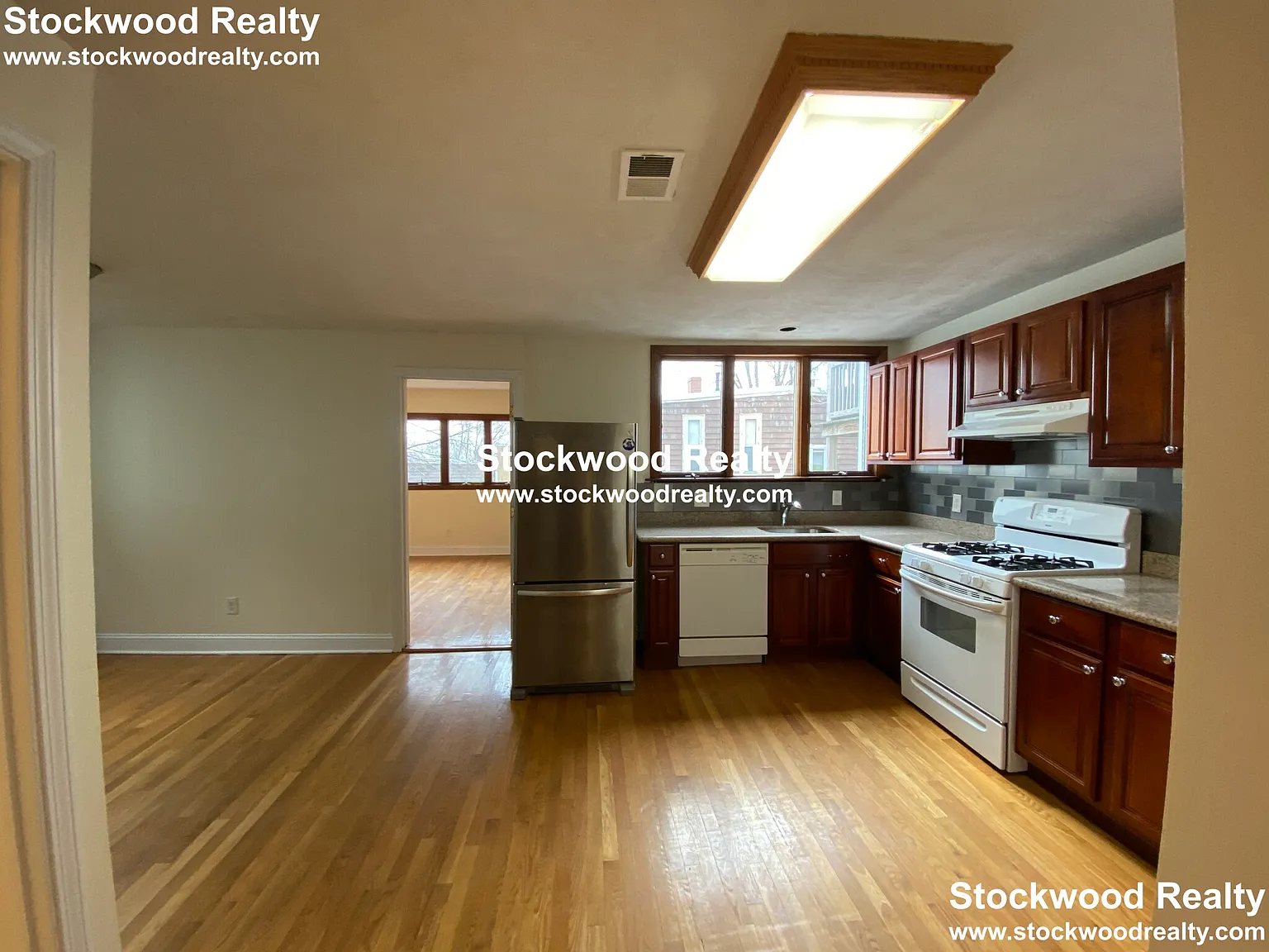 3 bed, $4,200 — Photo 4