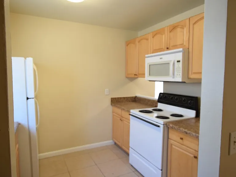 112 Cory Ln — Photo 2