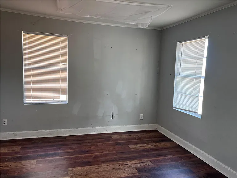 507 S Harrison Ln — Photo 4