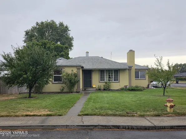 522 W 3rd Ave, Toppenish, WA 98948