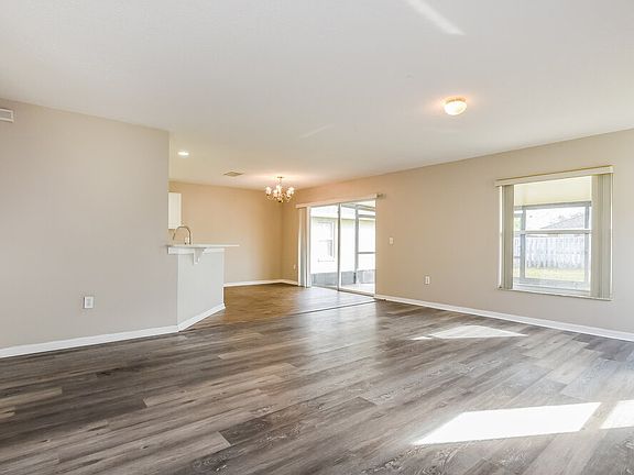 5th image of 2408 Ashecroft Dr