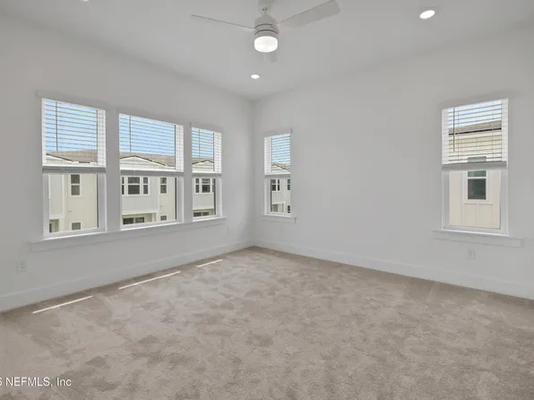1043 N 1ST Avenue, Jacksonville Beach, FL 32250