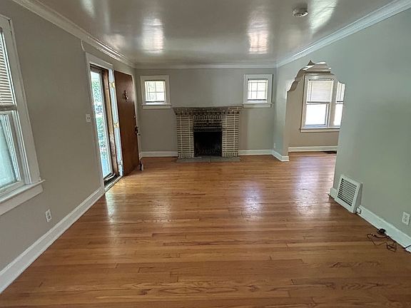 2nd image of 5345 Charlotte St