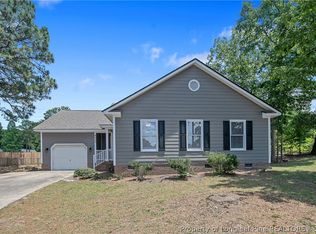 4900 Innsbrook Ln, Hope Mills, NC 28348