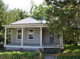 114 First Church St, Dendron, VA 23839