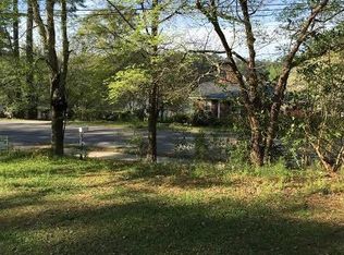 126 N Lakeshore Dr, Carrollton, GA 30117