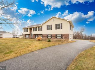 1589 Smiley Dr, New Windsor, MD 21776