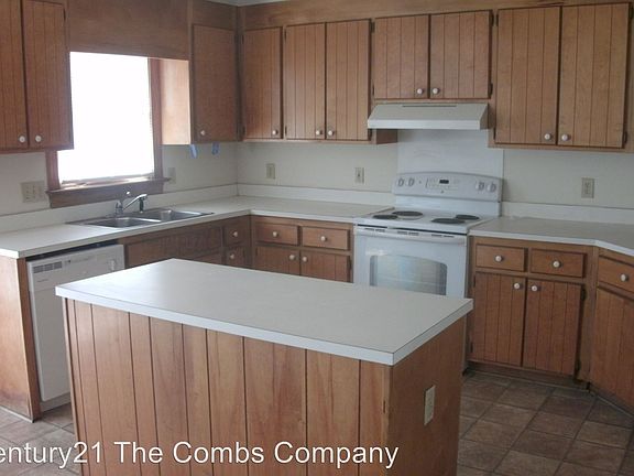 5th image of 113 Westbury Ln