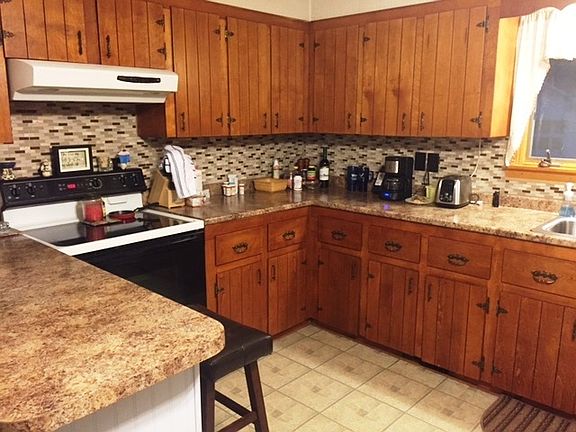 2nd image of 40 Cornell Ave