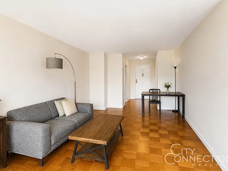 392 Central Park W #7F — Photo 5