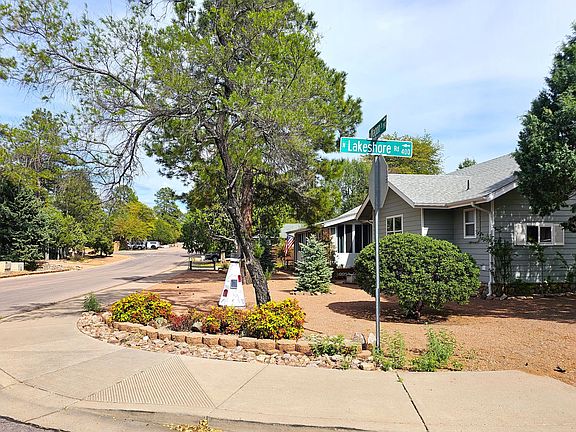 3rd image of 307 N Lakeshore Rd