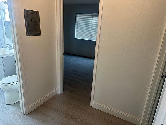 4th image of 428 Lewis Rd #1