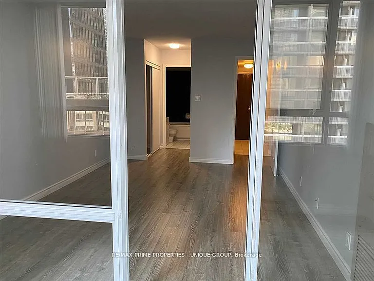 44 Gerrard St W #606 — Photo 8