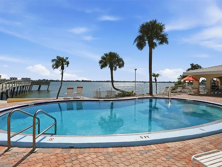4775 Cove Cir #106 — Photo 31