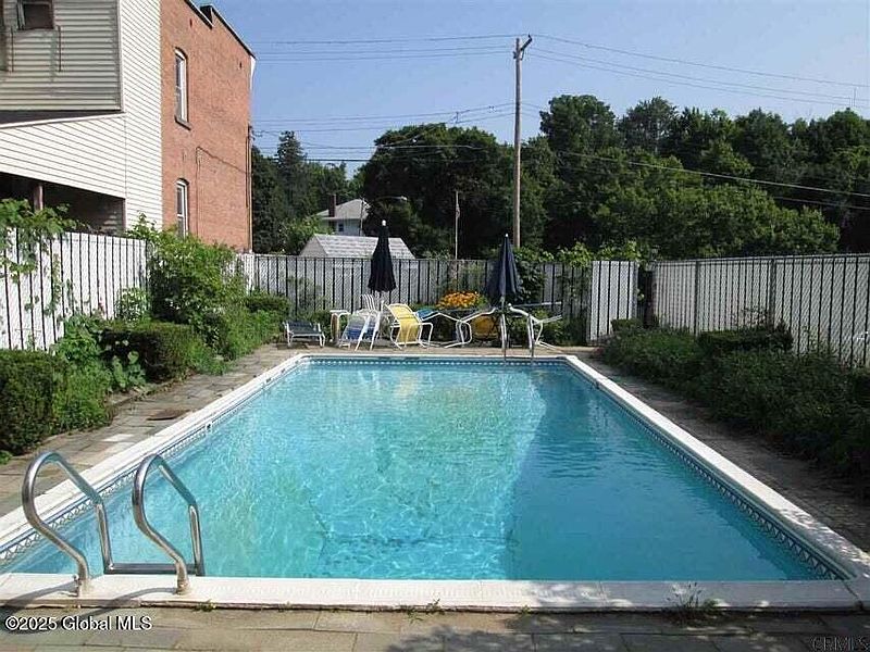 4th image of 2-4 Wilmer Avenue