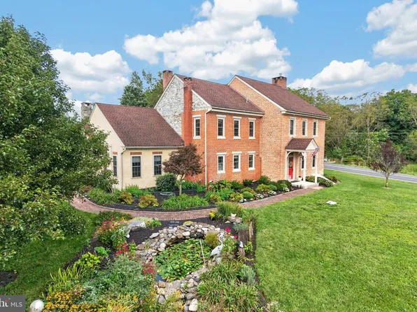 7 Davis Bridge Rd, Bernville, PA 19506
