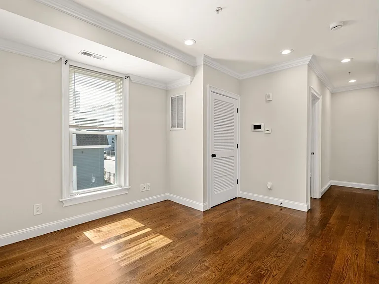 39 W Walnut Park #1 — Photo 8