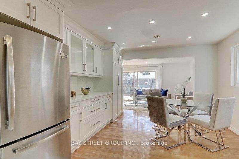 Toronto House for rent - 4 Bedrooms — photo 7